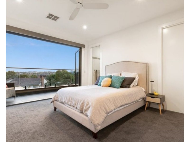 2a May Street, Aberfeldie VIC 3040