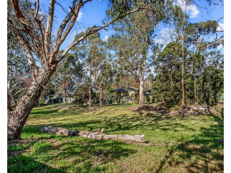 8 Wells Avenue, Boronia VIC 3155