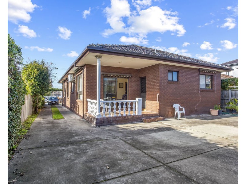 9 Ferry Crescent, Brunswick West VIC 3055