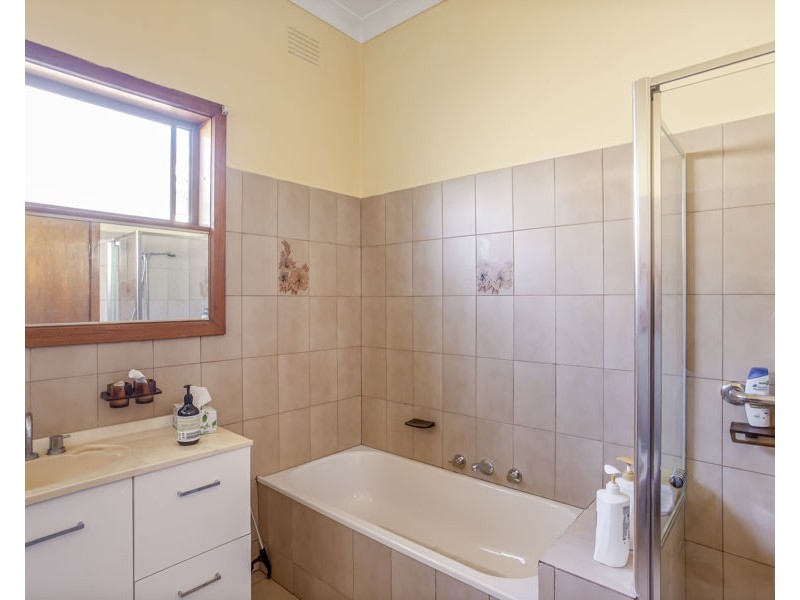 9 Ferry Crescent, Brunswick West VIC 3055