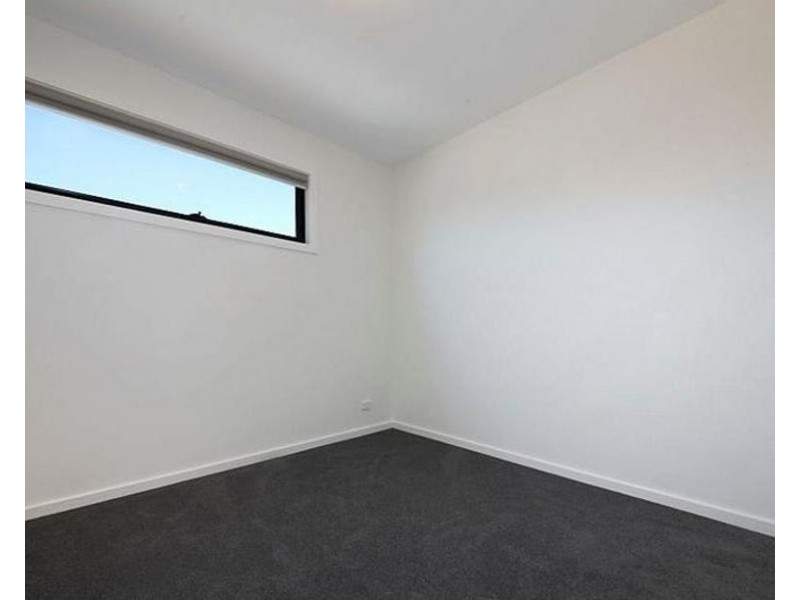 3/8 Lorensen Avenue, Coburg North VIC 3058