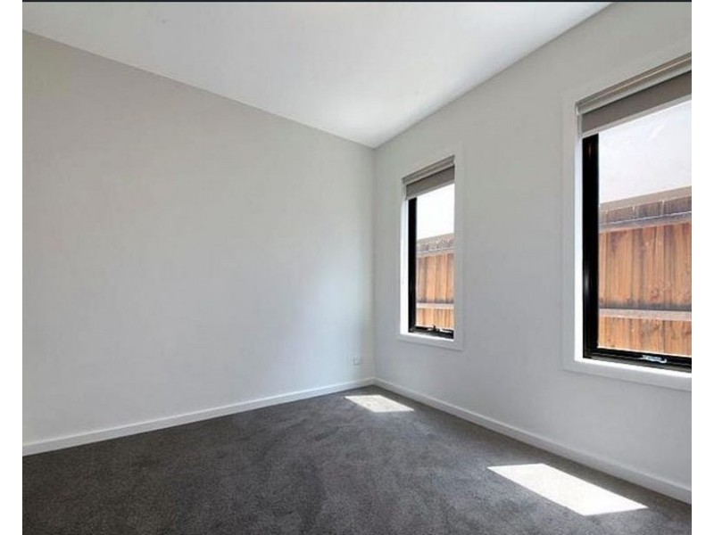 3/8 Lorensen Avenue, Coburg North VIC 3058