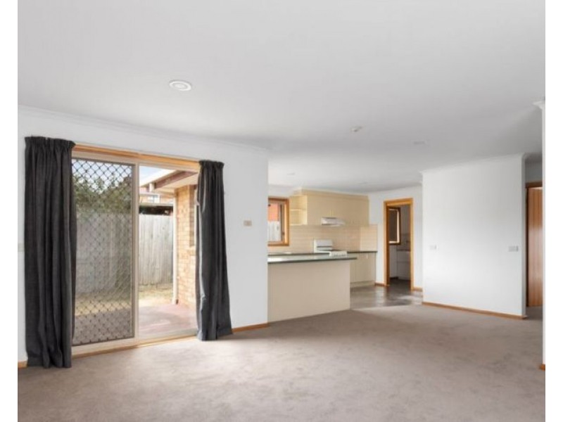 18a Karingal Way, Thomastown VIC 3074