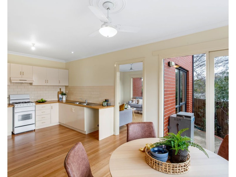 2/19 Hopetoun Avenue, Brunswick West VIC 3055