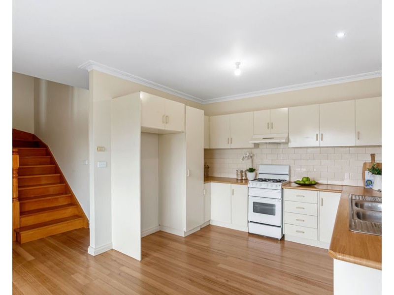 2/19 Hopetoun Avenue, Brunswick West VIC 3055