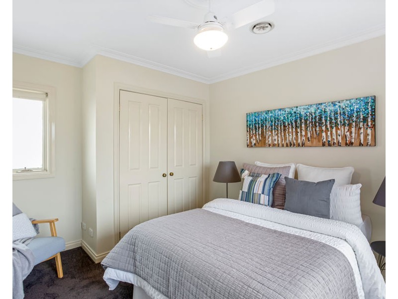 2/19 Hopetoun Avenue, Brunswick West VIC 3055