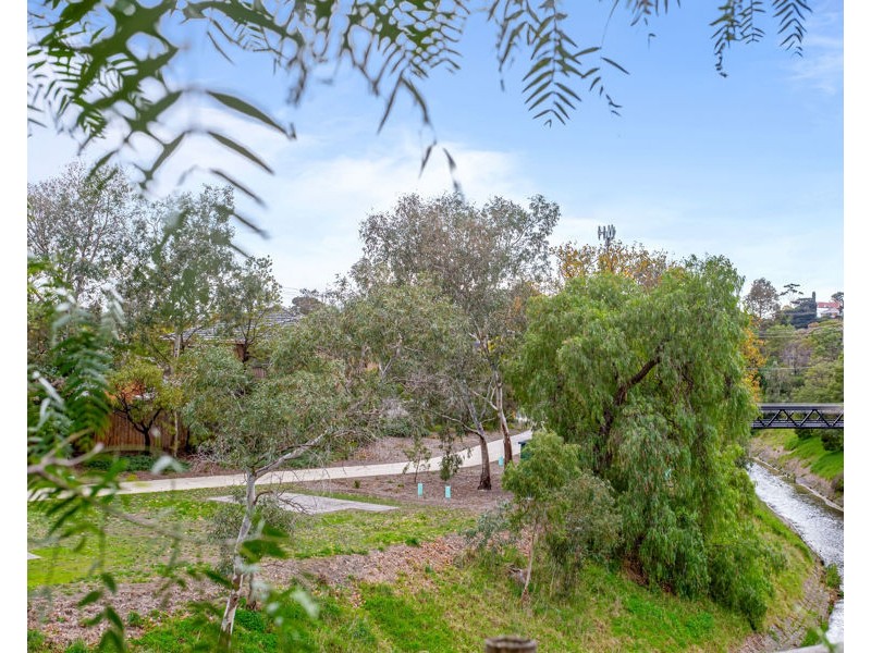 2/19 Hopetoun Avenue, Brunswick West VIC 3055