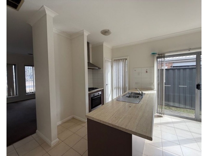 1 Vicky Court, Point Cook VIC 3030