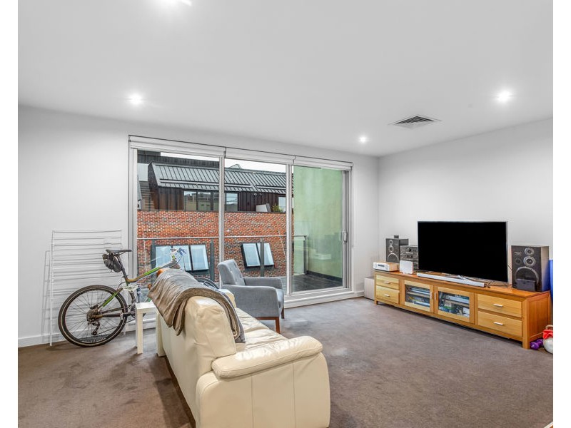 407/18 Bent Street, Kensington VIC 3031