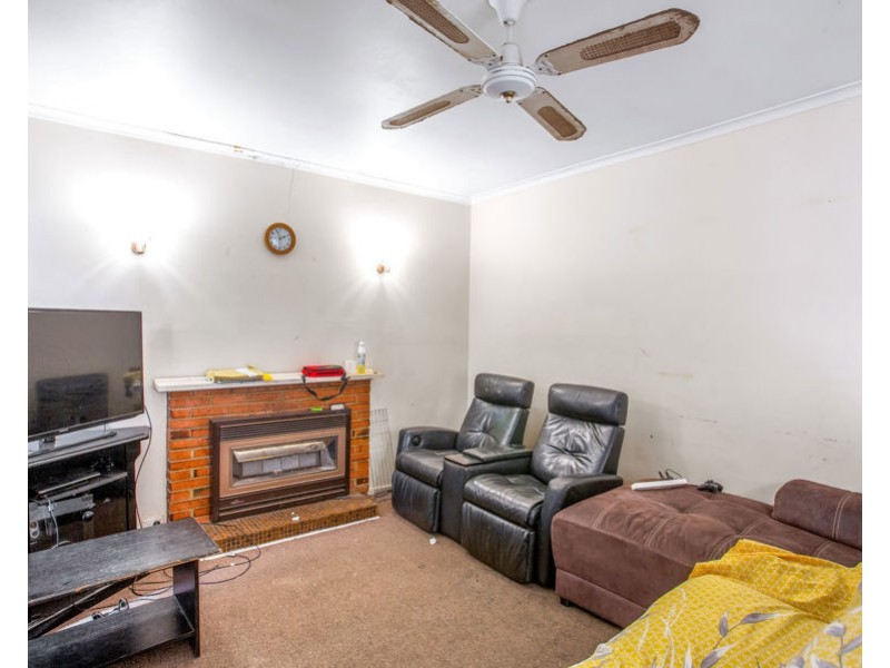 27 Sutherland Street, Hadfield VIC 3046