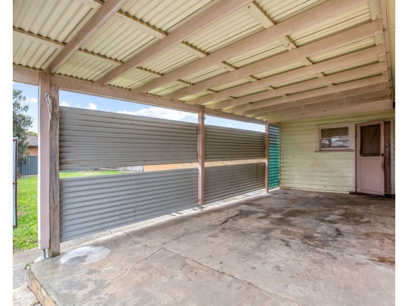 27 Sutherland Street, Hadfield VIC 3046