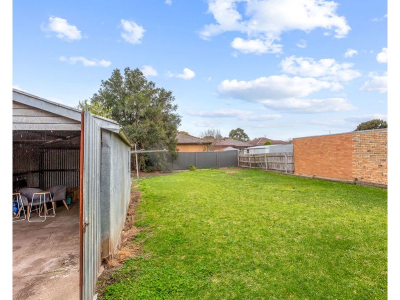 27 Sutherland Street, Hadfield VIC 3046