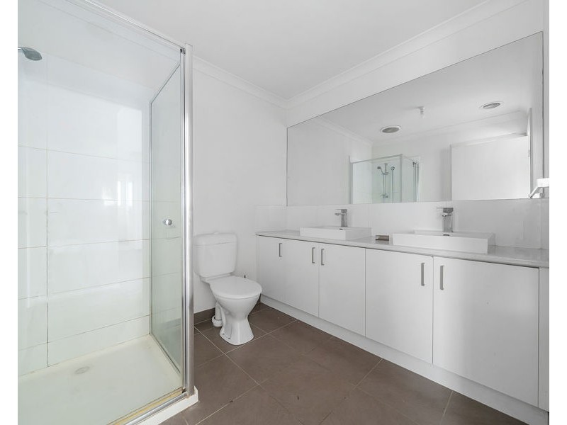 2/11 Birch Avenue, Tullamarine VIC 3043