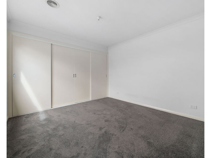 2/11 Birch Avenue, Tullamarine VIC 3043