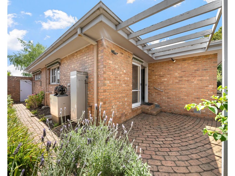 1 & 2/5 Aintree Road, Glen Iris VIC 3146