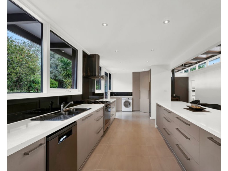 6-8 McEwan Road, Park Orchards VIC 3114