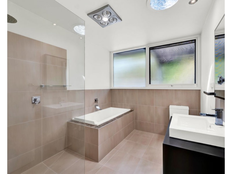 6-8 McEwan Road, Park Orchards VIC 3114