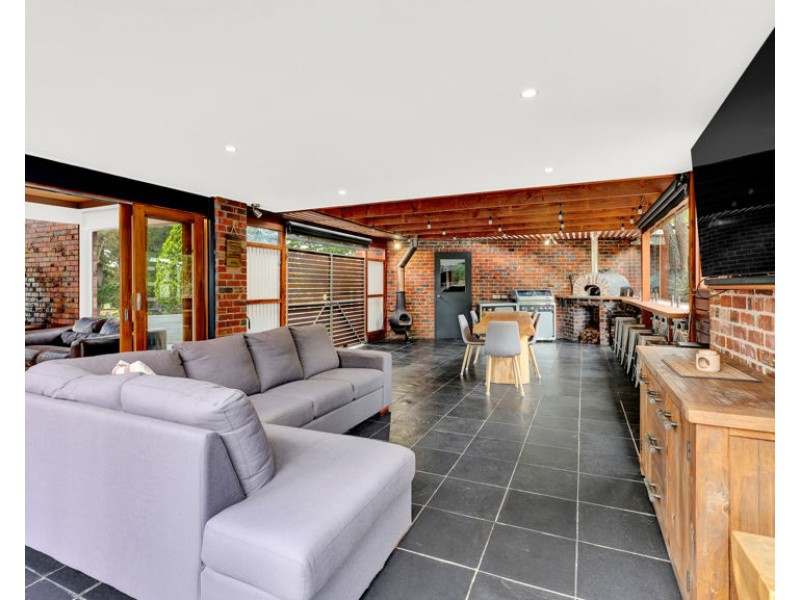 6-8 McEwan Road, Park Orchards VIC 3114