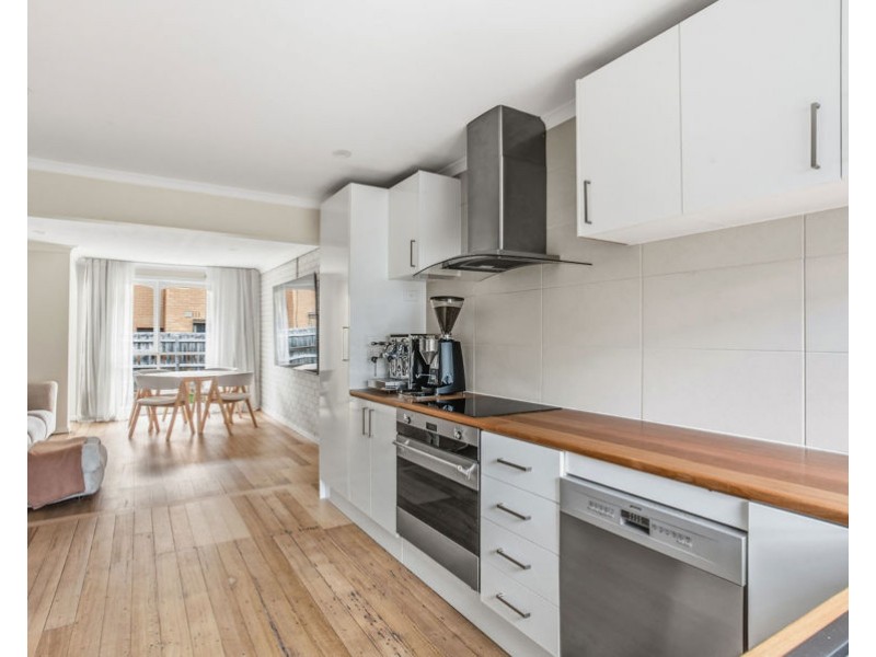 2/14 McColl Court, Brunswick West VIC 3055