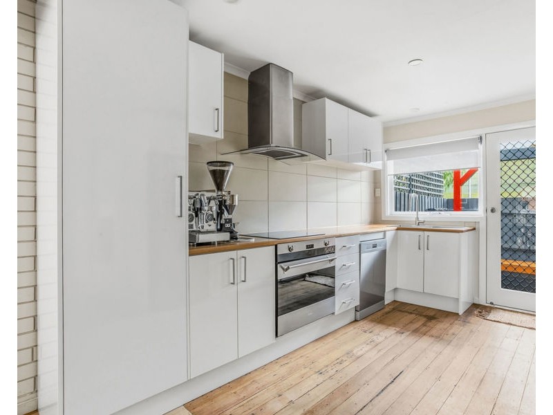 2/14 McColl Court, Brunswick West VIC 3055