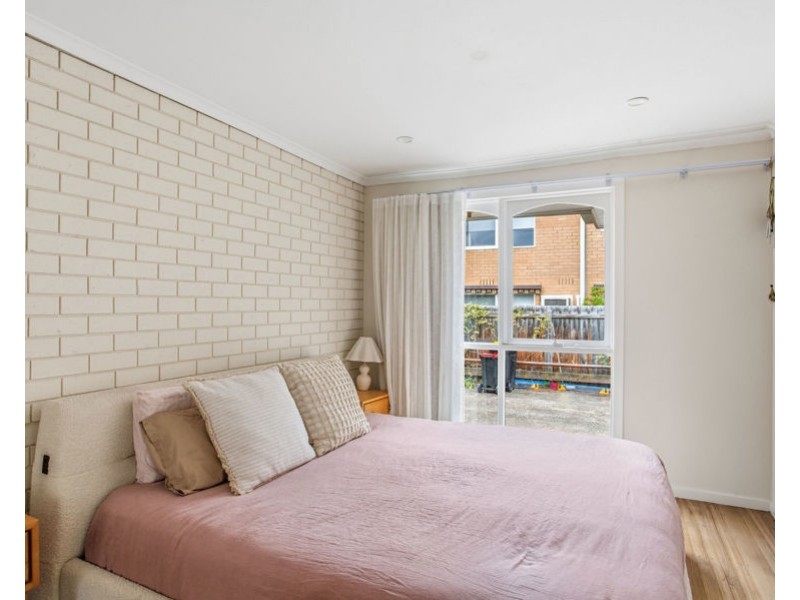 2/14 McColl Court, Brunswick West VIC 3055