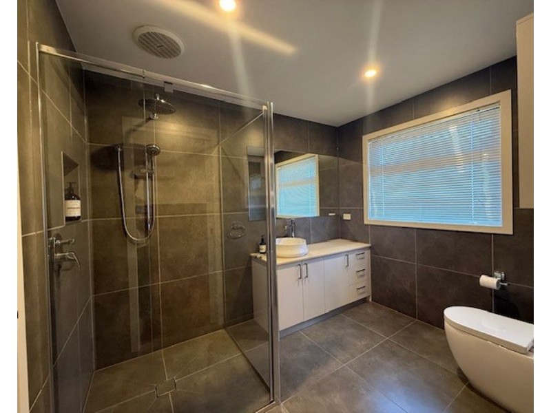 2/22 Birch Avenue, Tullamarine VIC 3043