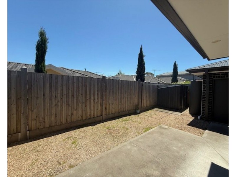 2/22 Birch Avenue, Tullamarine VIC 3043