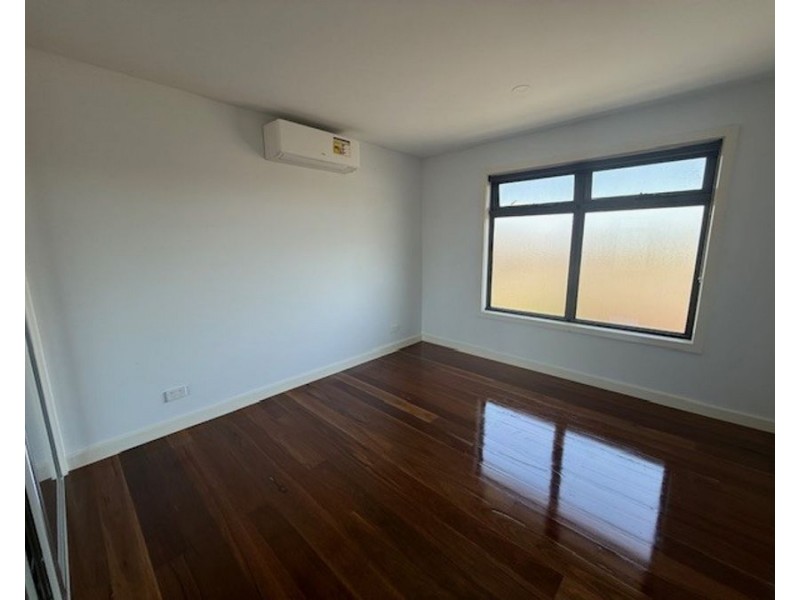 2/22 Birch Avenue, Tullamarine VIC 3043