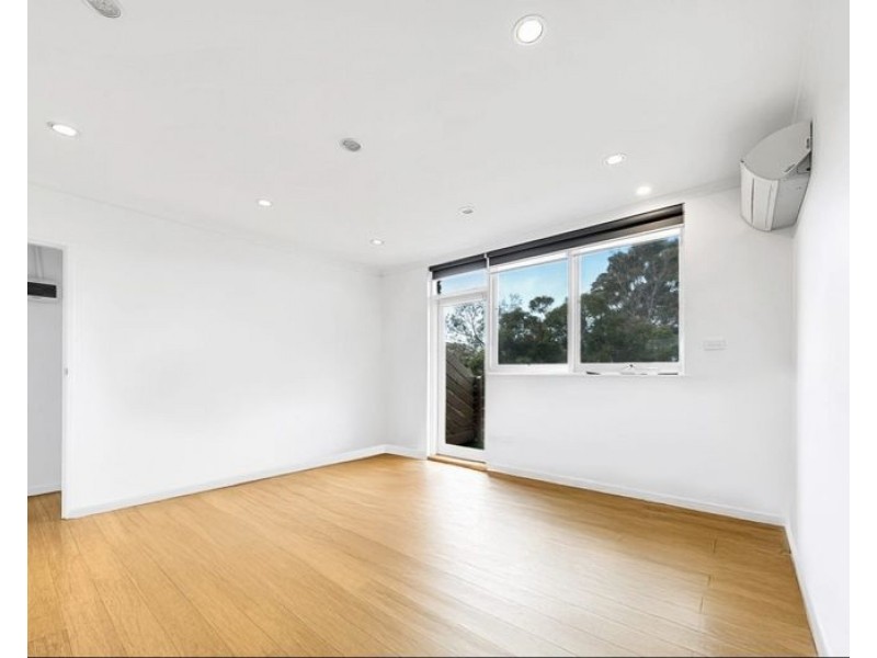8/200 Melrose Drive, Tullamarine VIC 3043