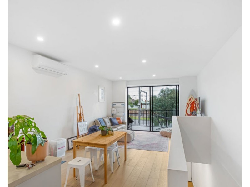 10/949 High Street, Reservoir VIC 3073