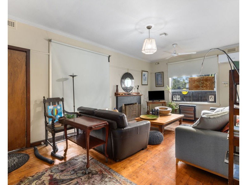 8 South Crescent, Heidelberg West VIC 3081