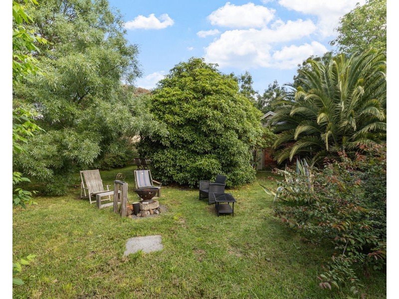 8 South Crescent, Heidelberg West VIC 3081