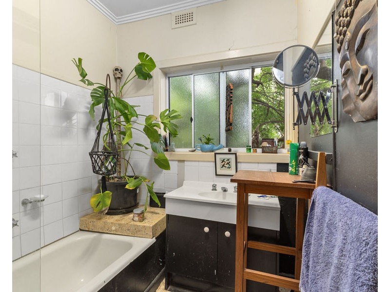 8 South Crescent, Heidelberg West VIC 3081