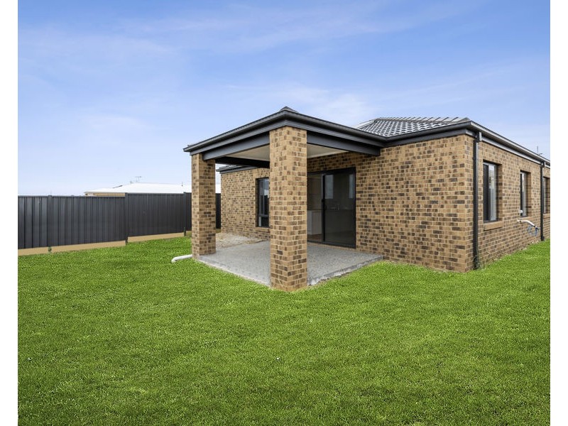 16 Jules Street, St Leonards VIC 3223