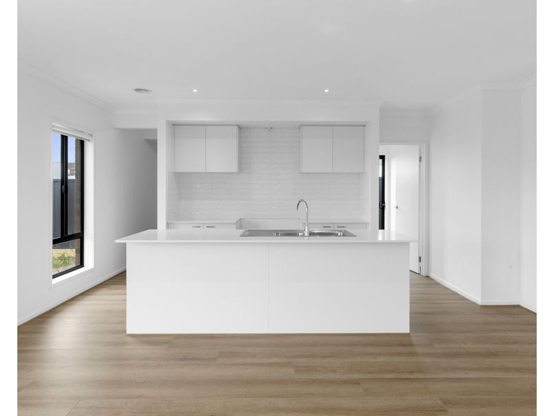 16 Jules Street, St Leonards VIC 3223