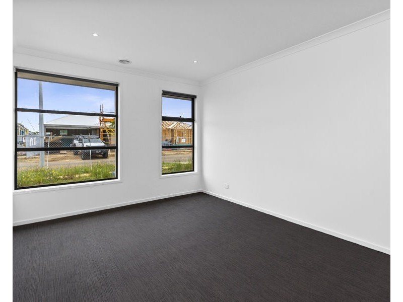 16 Jules Street, St Leonards VIC 3223