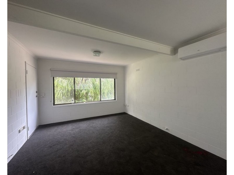 2/9 Coates Road, Lakes Entrance VIC 3909