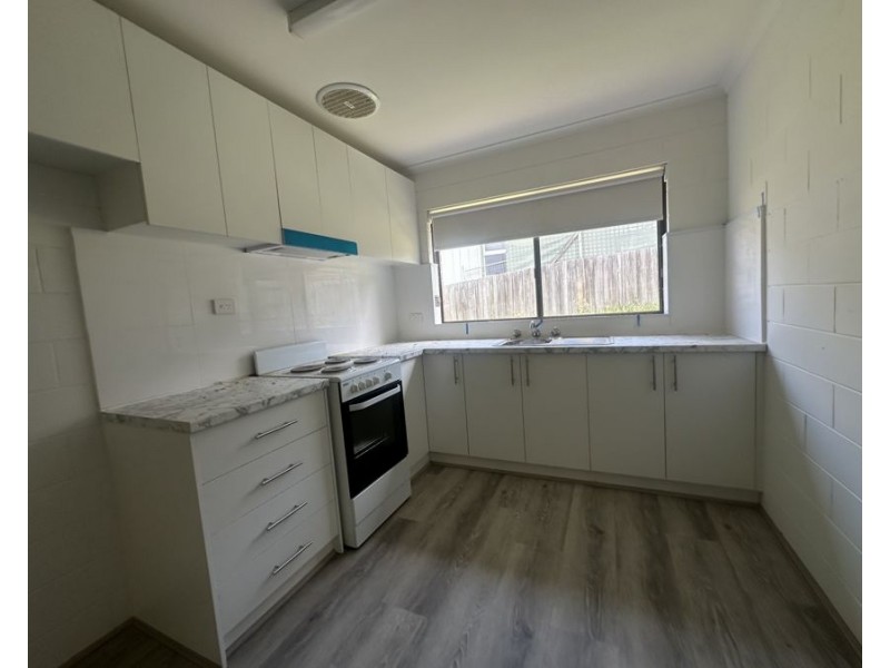 2/9 Coates Road, Lakes Entrance VIC 3909