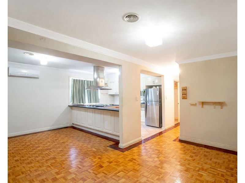 15a Stradbroke Drive, St Albans VIC 3021