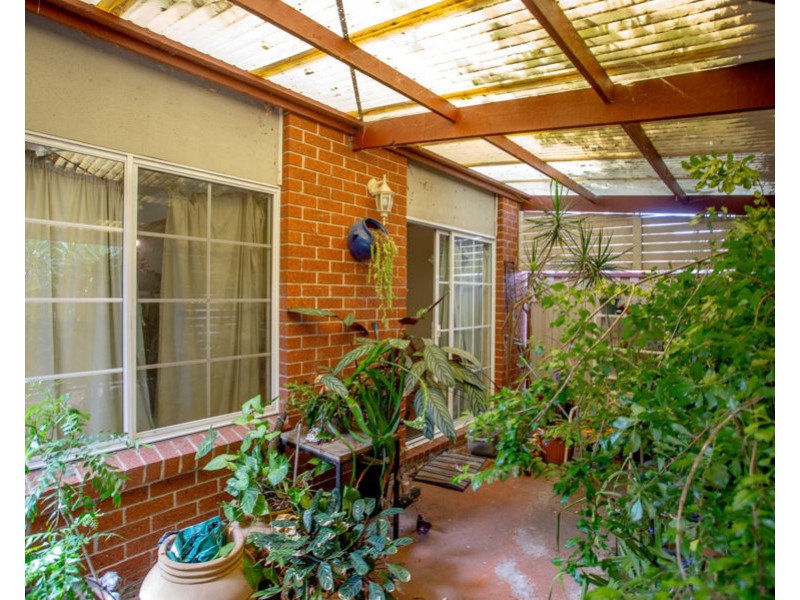 15a Stradbroke Drive, St Albans VIC 3021