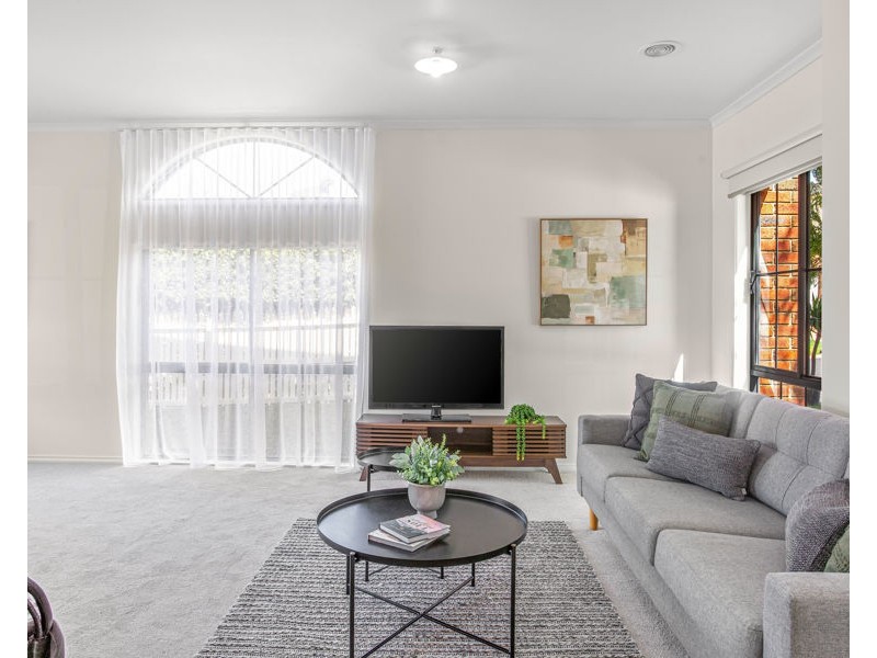 10 The Crest, Attwood VIC 3049