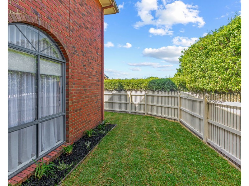 10 The Crest, Attwood VIC 3049