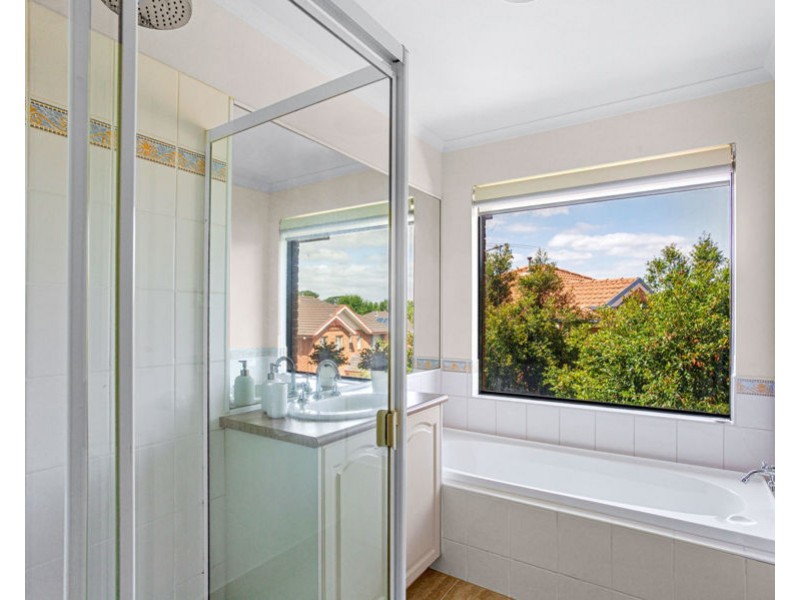 10 The Crest, Attwood VIC 3049