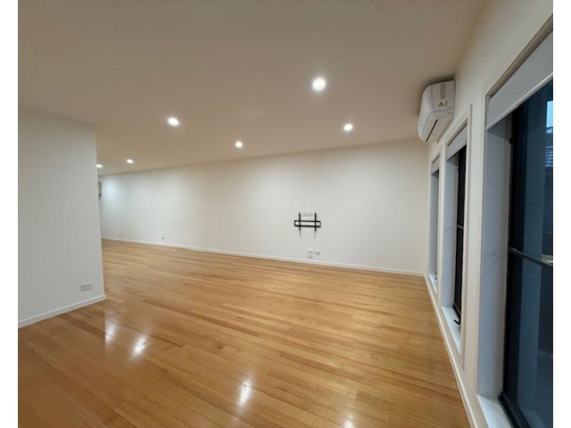 2/24 Kinross Street, Pascoe Vale VIC 3044