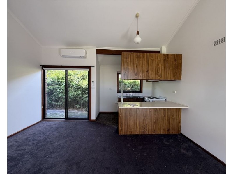 1/24 Owen Street, Brunswick West VIC 3055