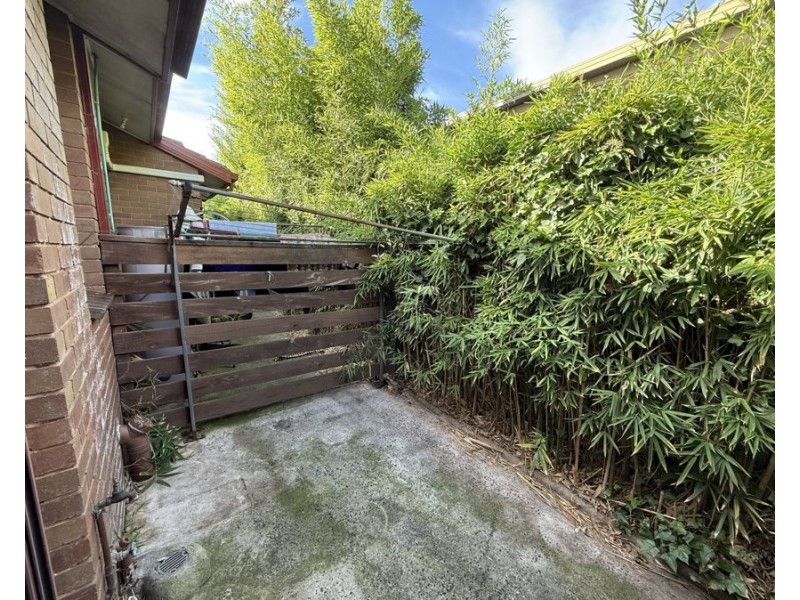 1/24 Owen Street, Brunswick West VIC 3055