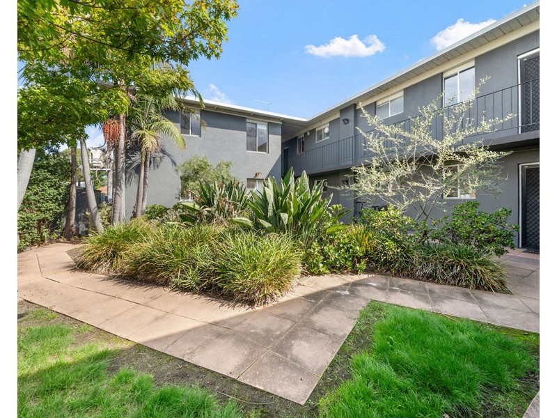 8/76 Heller Street, Brunswick West VIC 3055