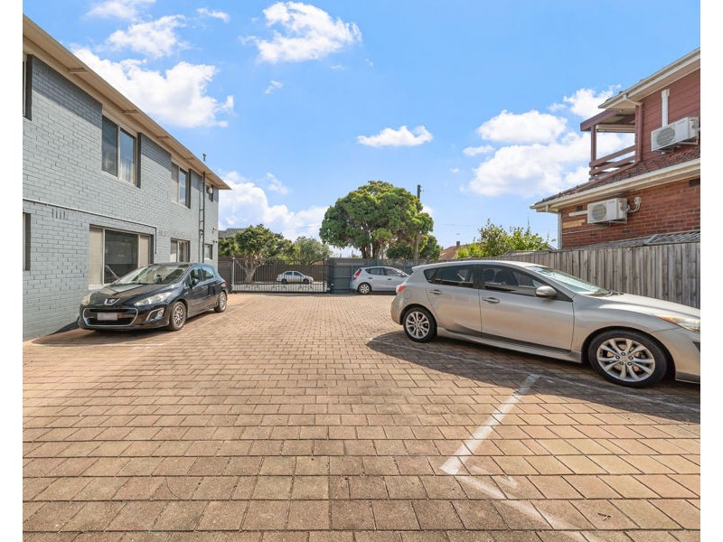 8/76 Heller Street, Brunswick West VIC 3055