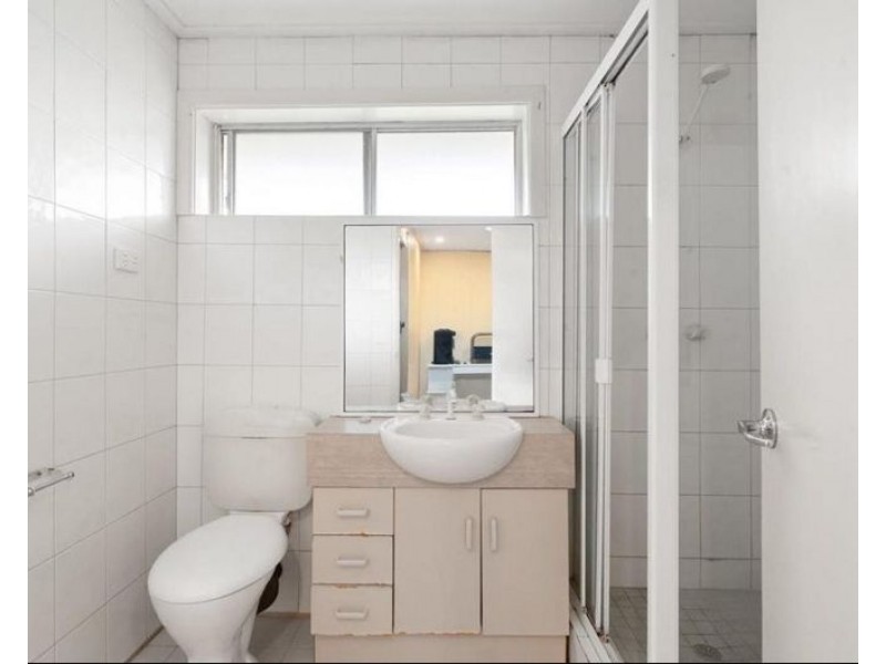 16/2-4 The Gables, St Albans VIC 3021