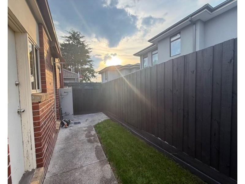 2 Muntz Avenue, Glenroy VIC 3046